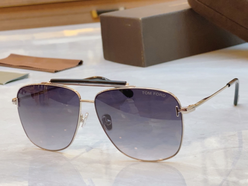 TOM FORD